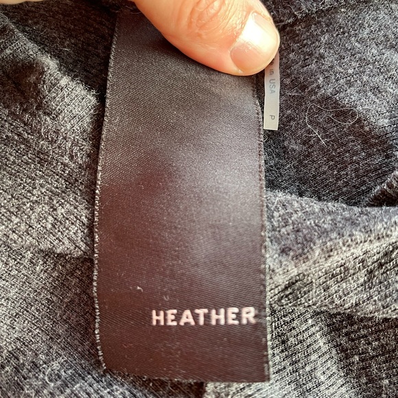 Beautiful evasive grey tunic shirt anthropology - Picture 2 of 2